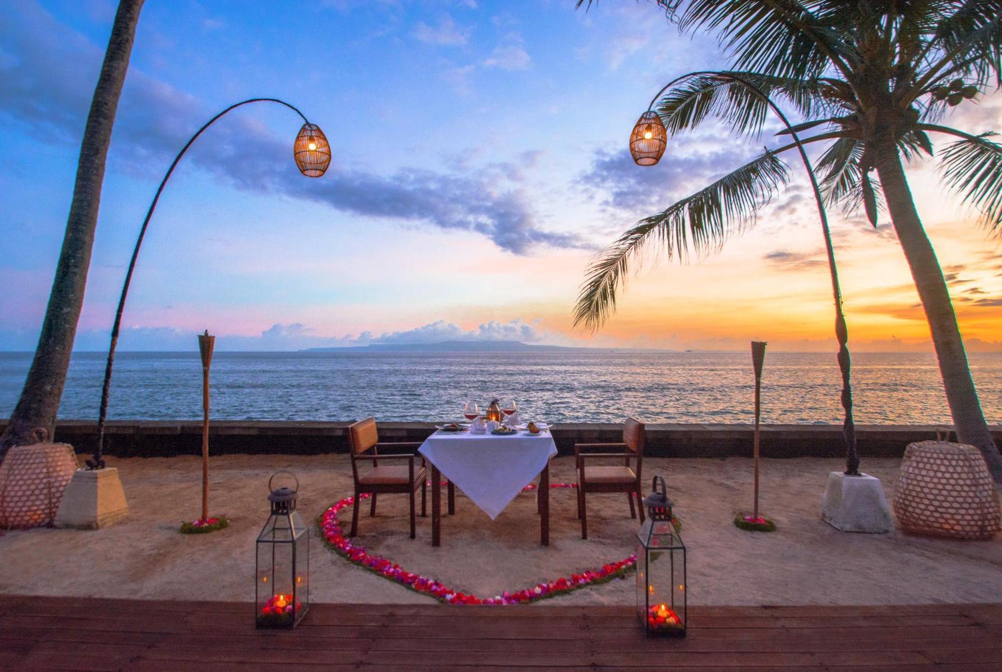 Nirwana Beach & Resort Candidasa Esterno foto Sunset at the beach