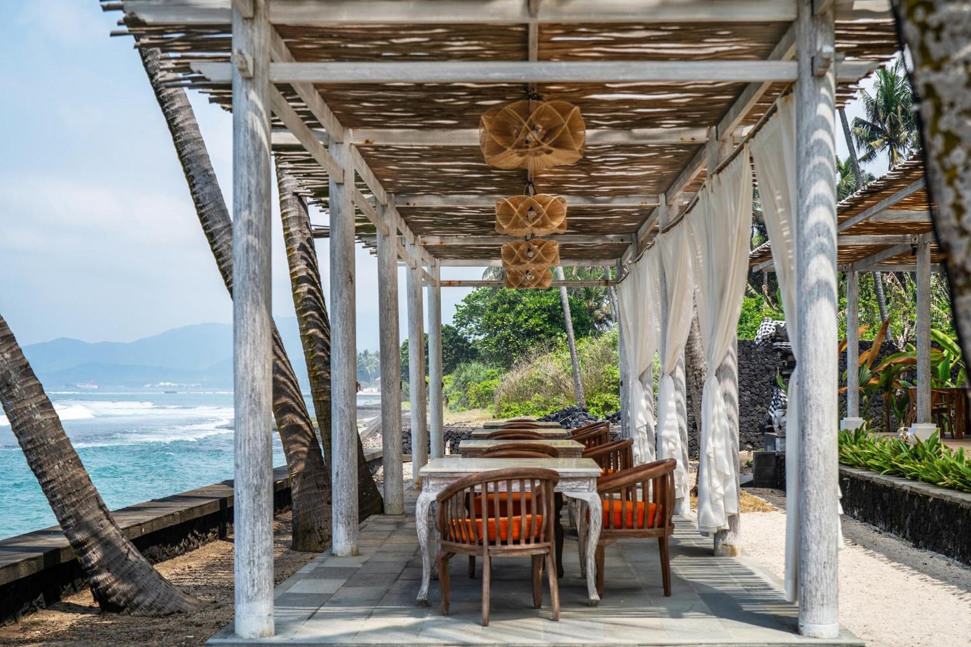 Nirwana Beach & Resort Candidasa Esterno foto The Beach Bar