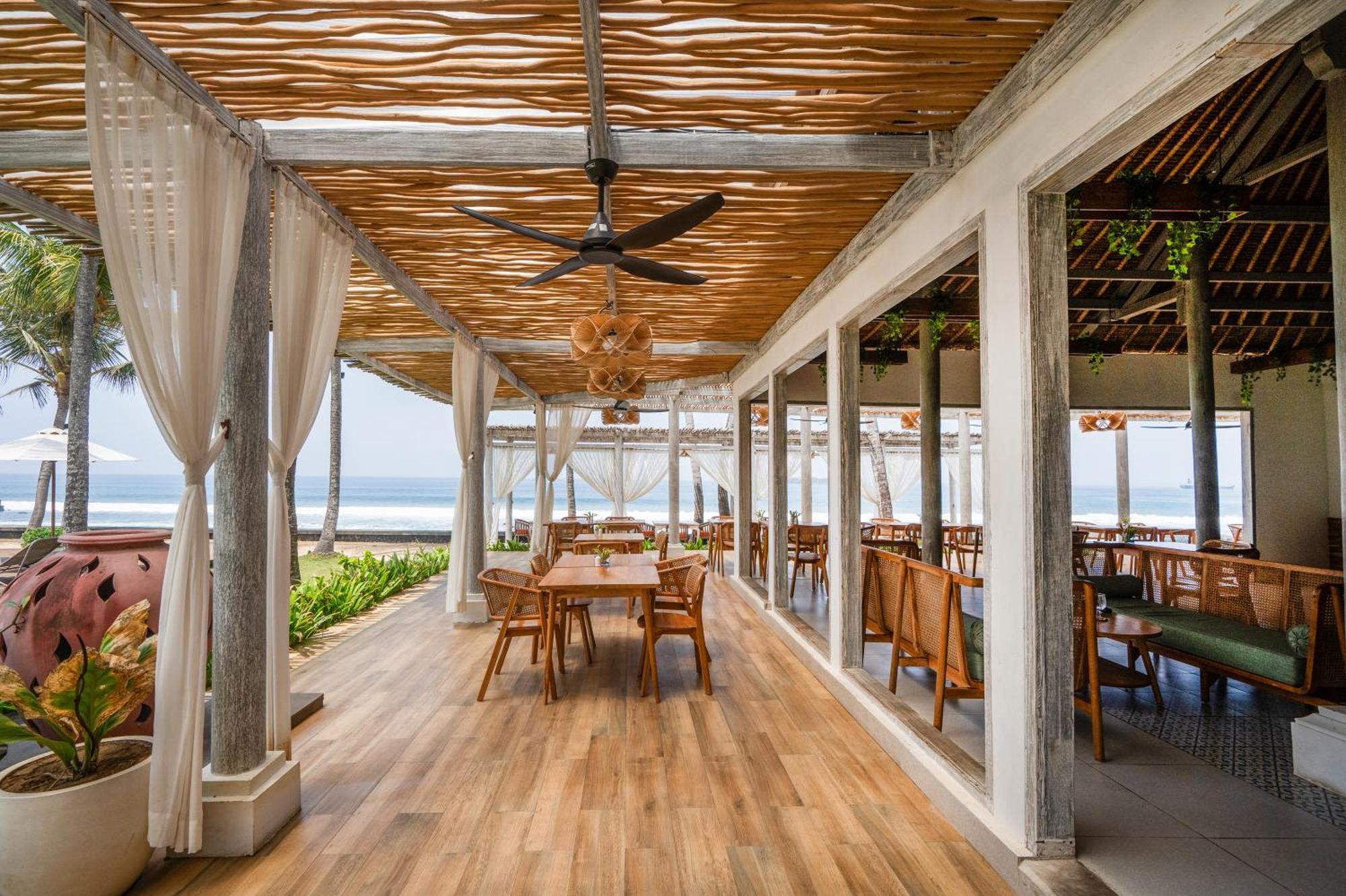 Nirwana Beach & Resort Candidasa Esterno foto The Beach Club