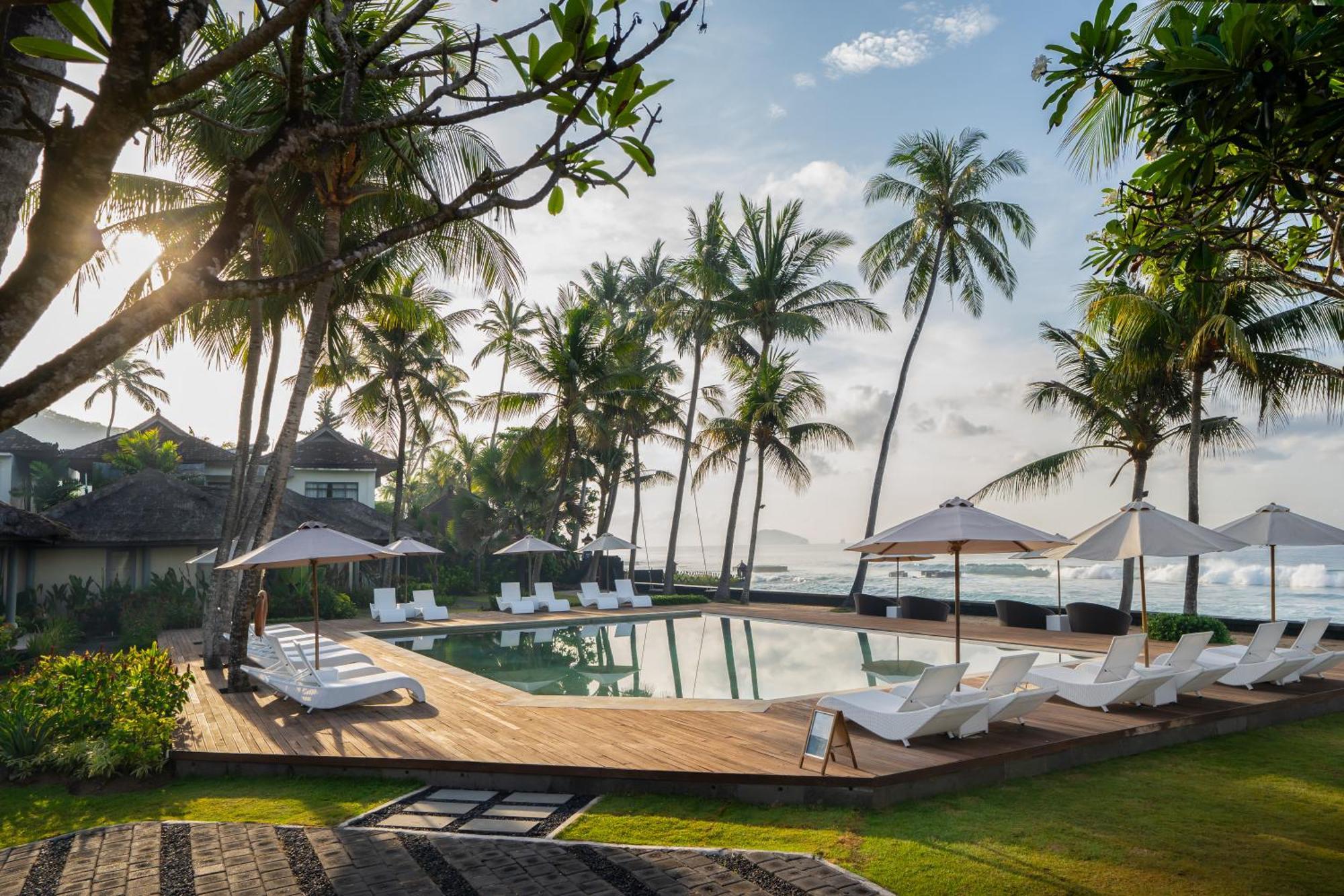 Nirwana Beach & Resort Candidasa Esterno foto The beach at the resort