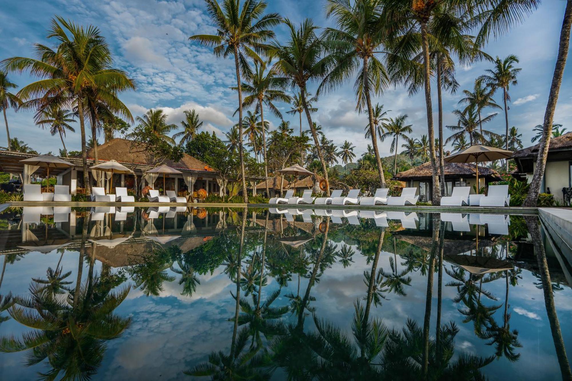 Nirwana Beach & Resort Candidasa Esterno foto The resort's main pool