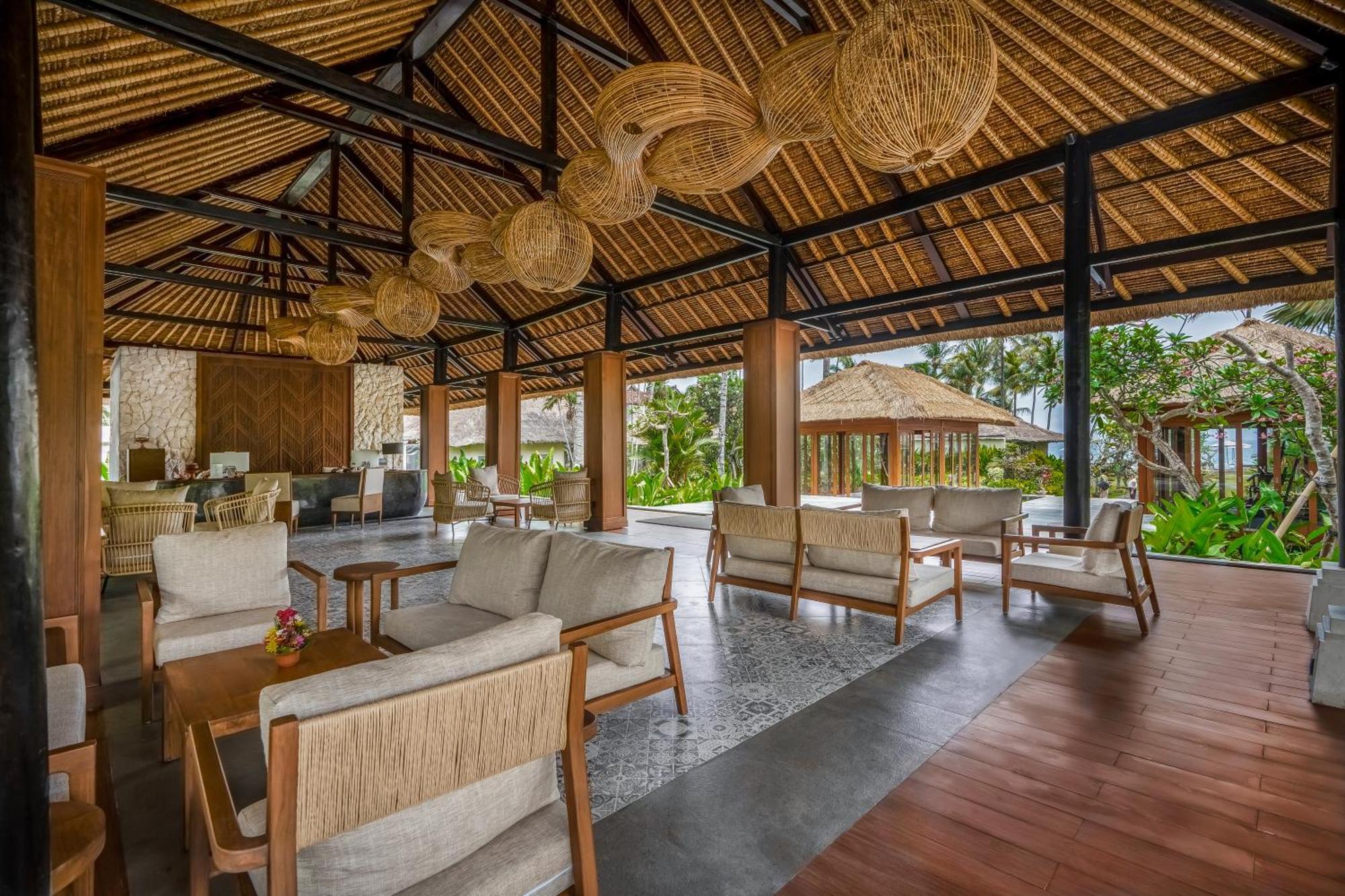 Nirwana Beach & Resort Candidasa Esterno foto The resort's lobby